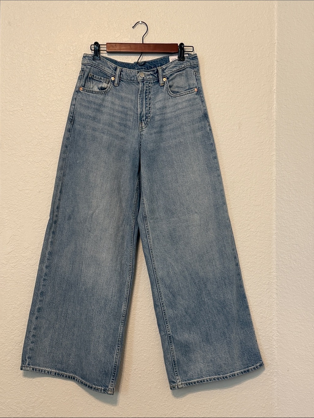 GAP Wide-Leg Jeans in Light Blue Denim